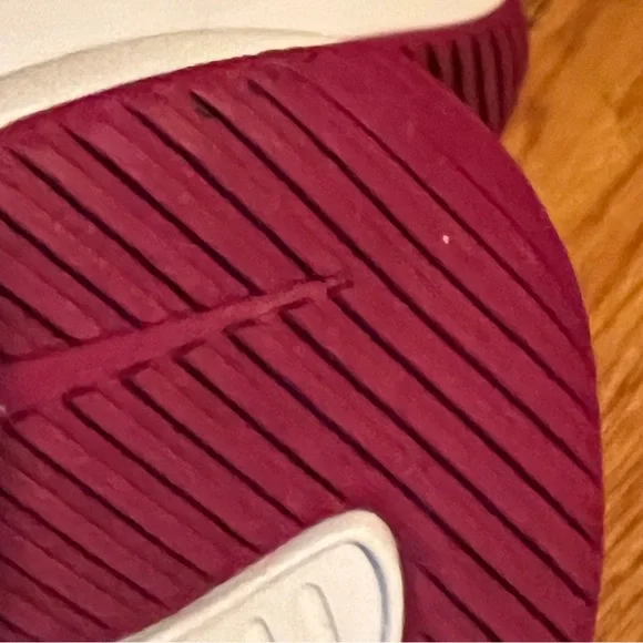 NIKE AIRMAX 08/15/18 AQ4312-600 Women’s 10.5 Plum Color Excellent Pre-Owned